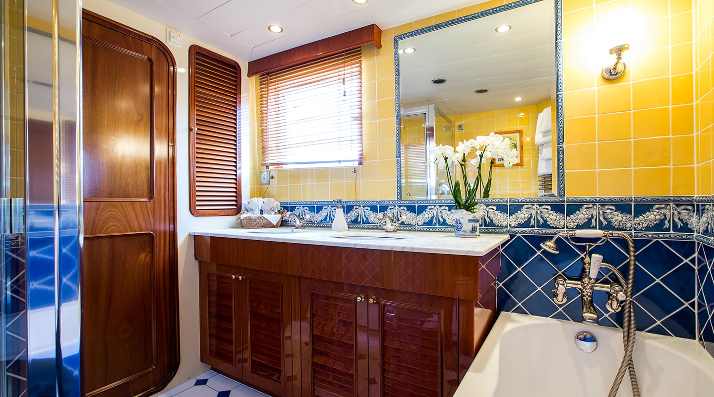 STAR OF THE SEA Bathroom
