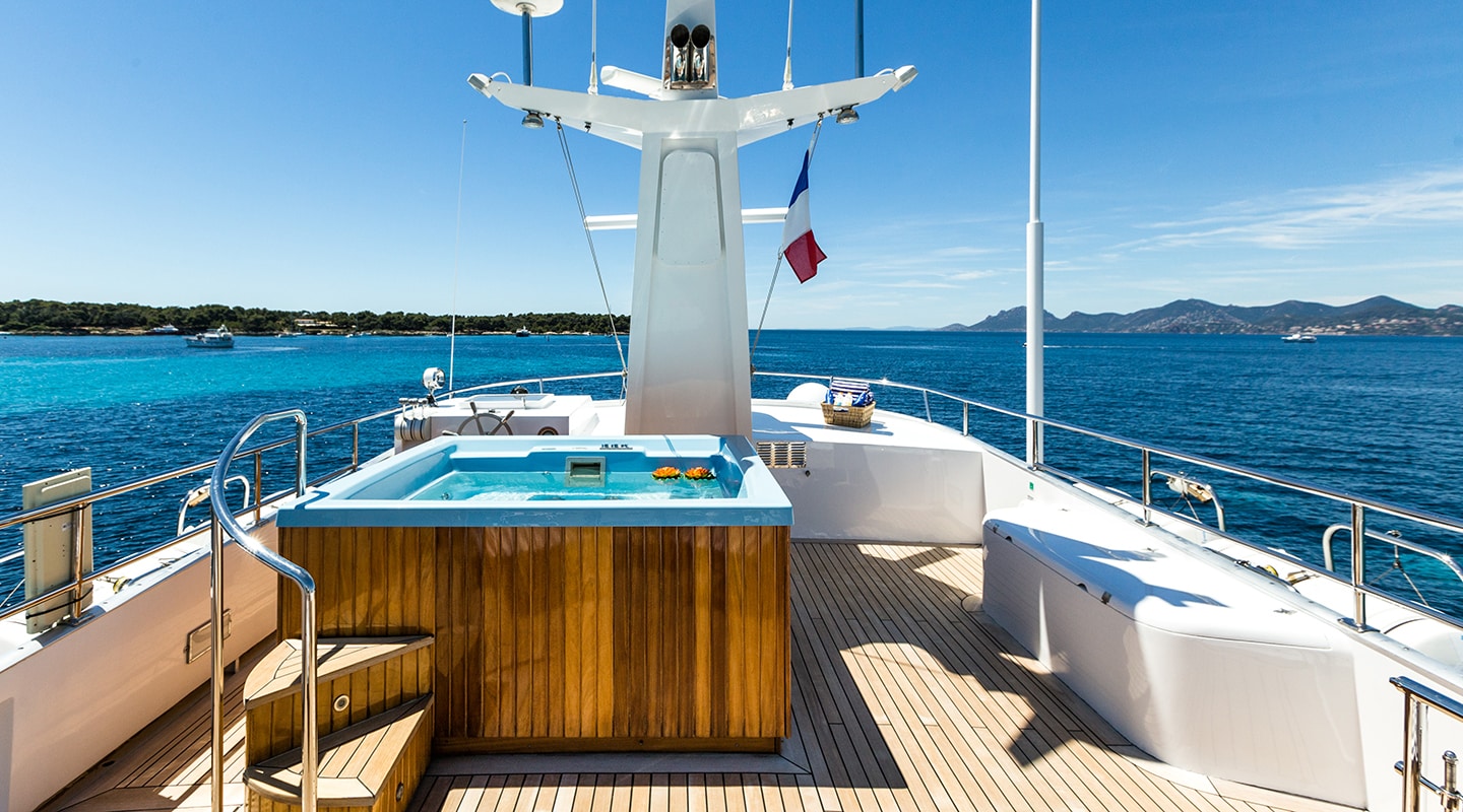 STAR OF THE SEA Flybridge
