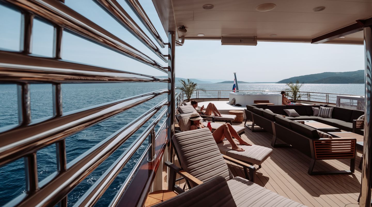 Sun deck