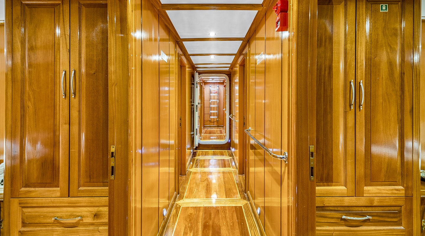 TERSANE 8 Hallway