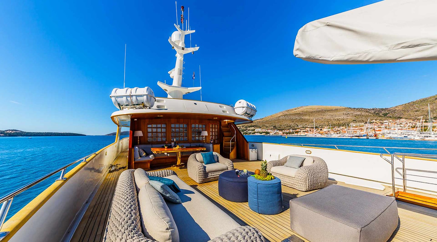 TO JE TO Flybridge