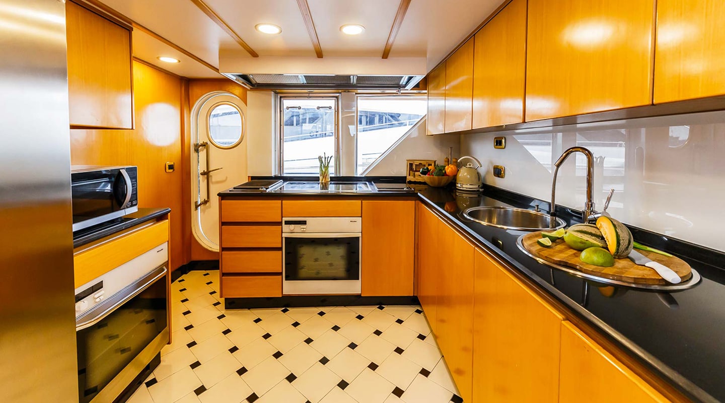 TO JE TO Galley