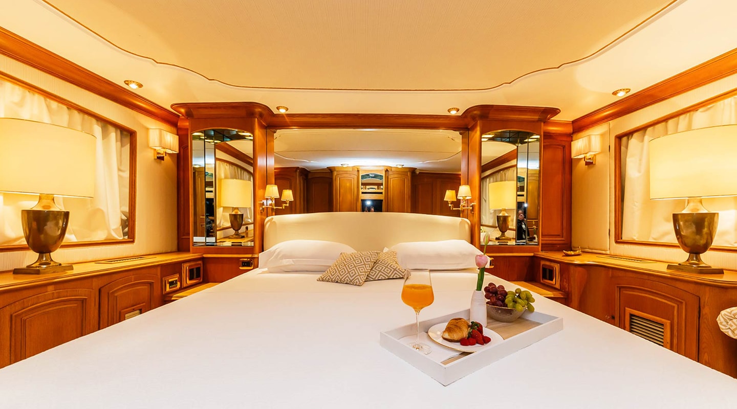 TO JE TO Master cabin