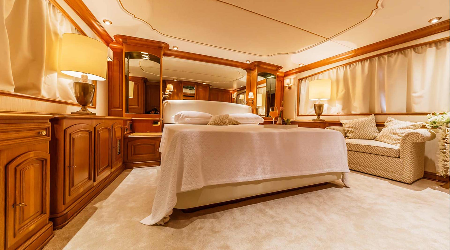TO JE TO Master cabin