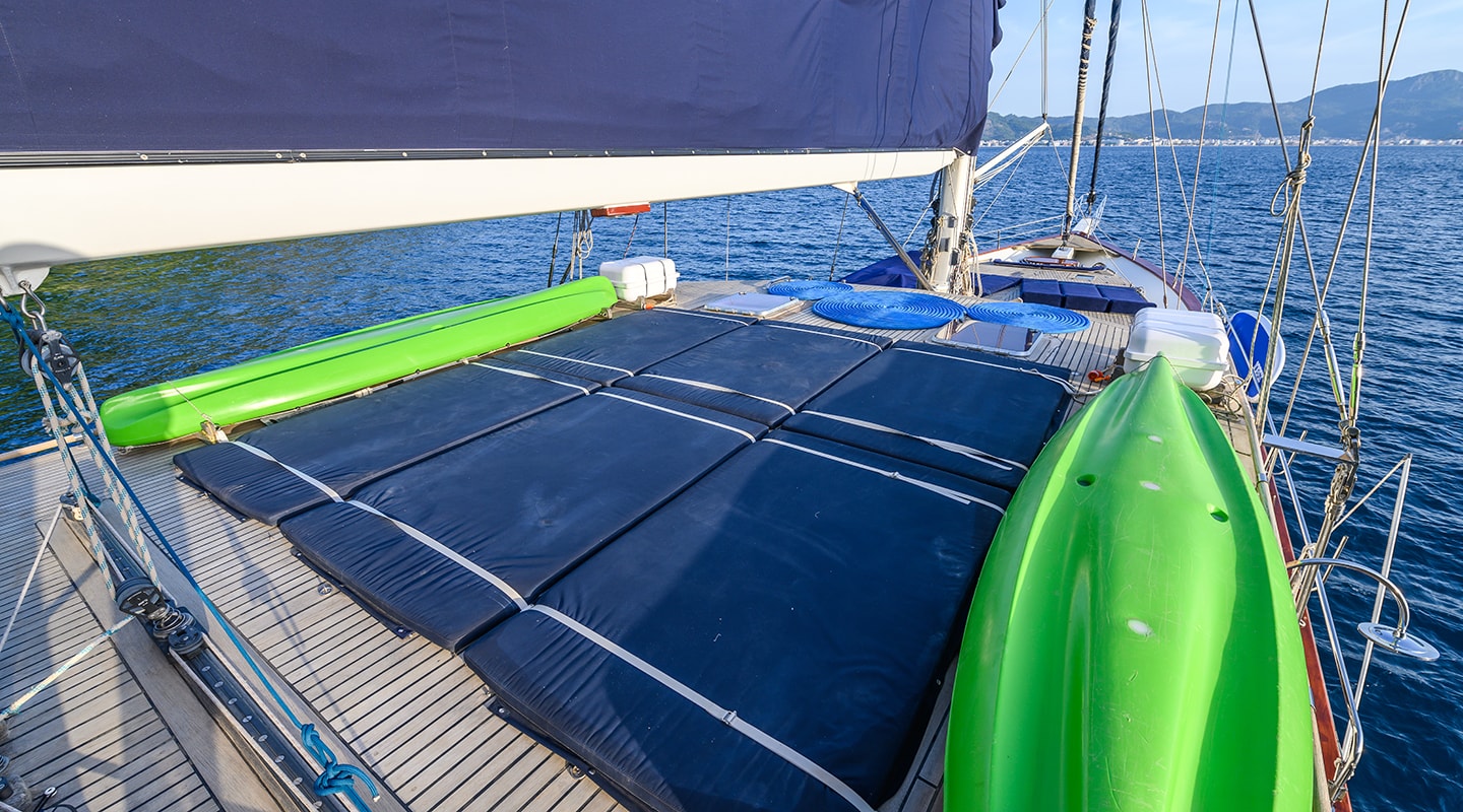 VIVA SHIRA Sun deck