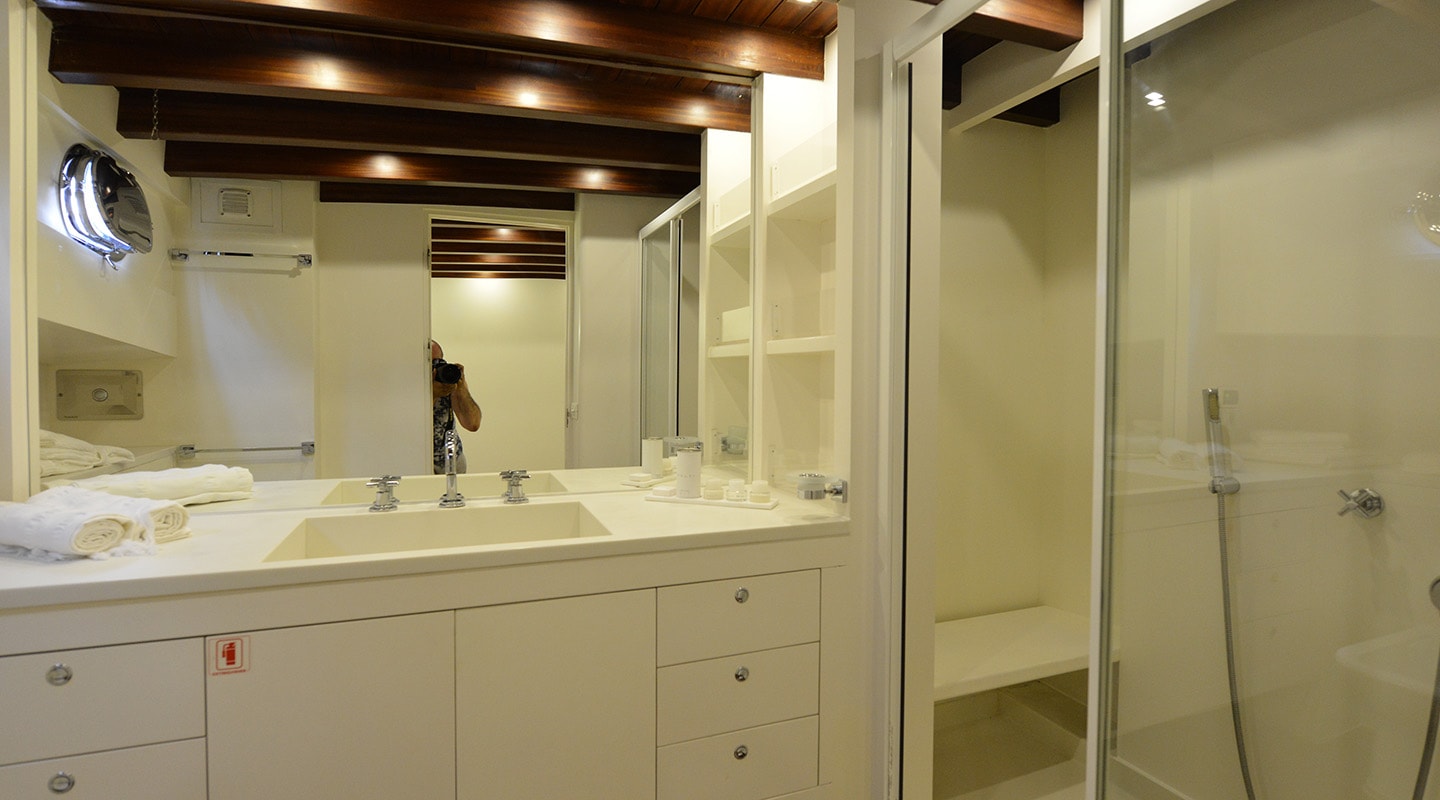 WHITE SOUL Bathroom