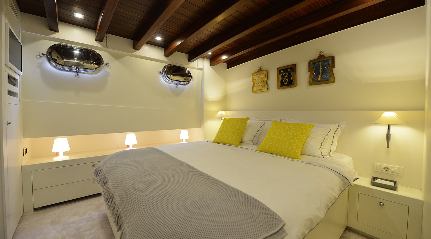 WHITE SOUL Double cabin