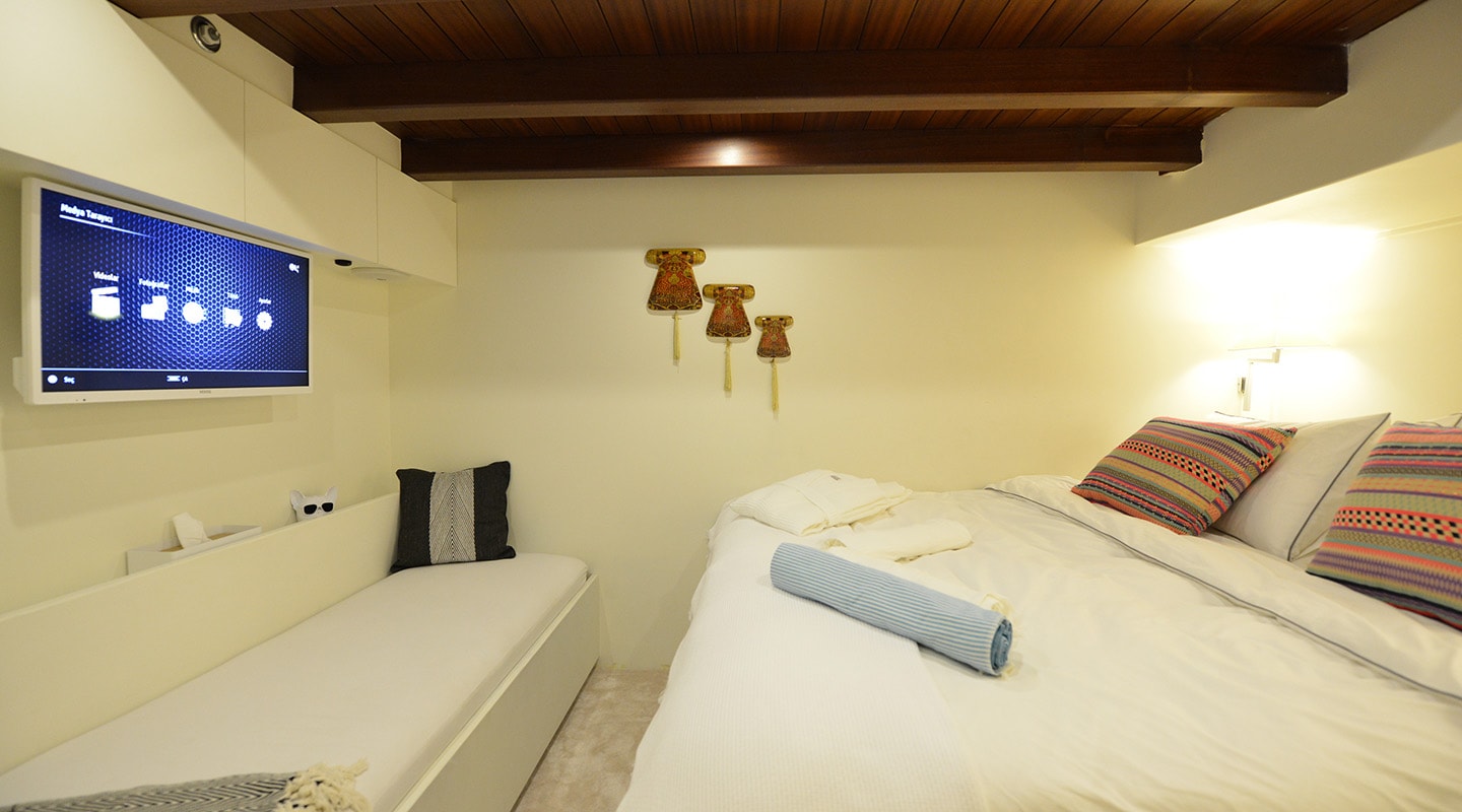 WHITE SOUL Double cabin