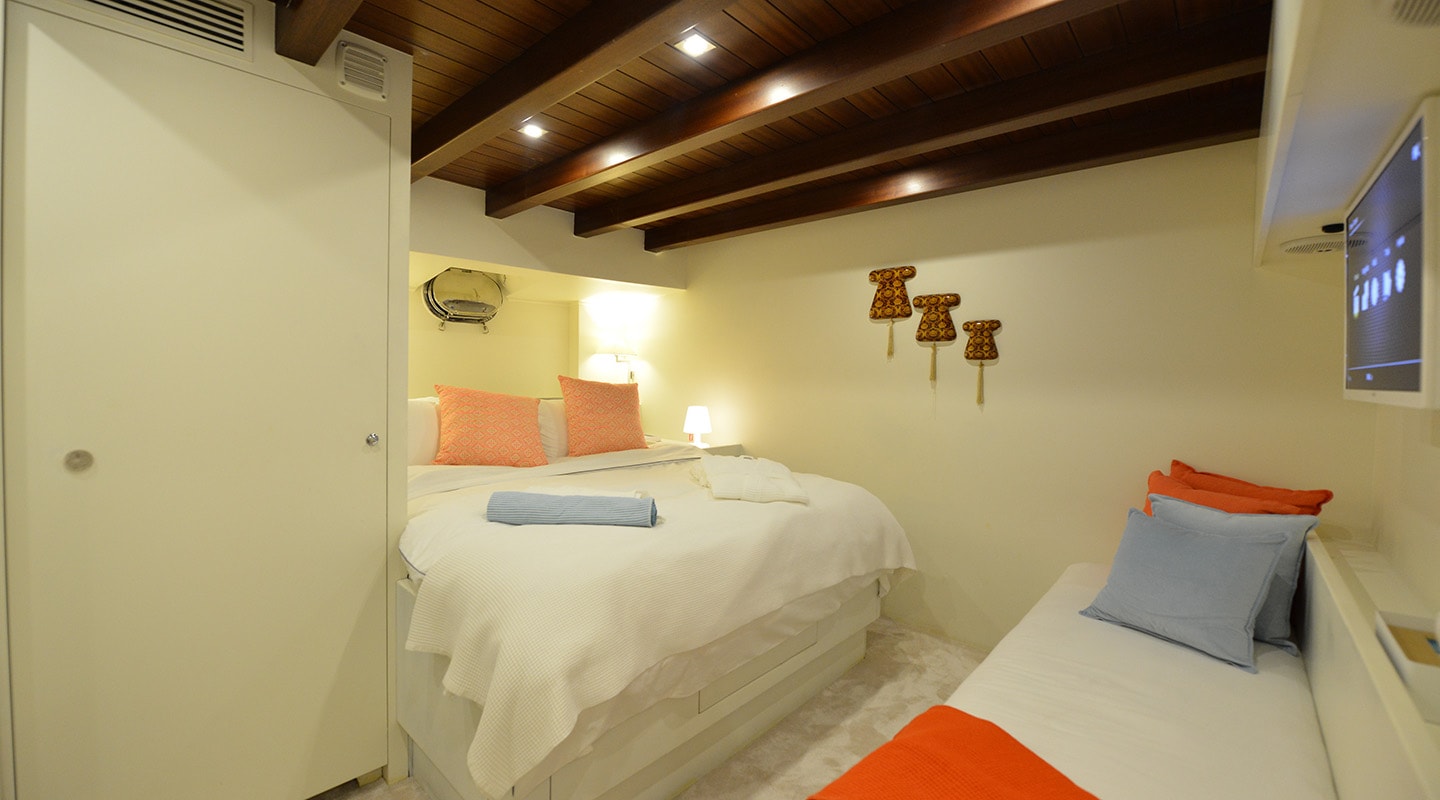 WHITE SOUL Twin cabin