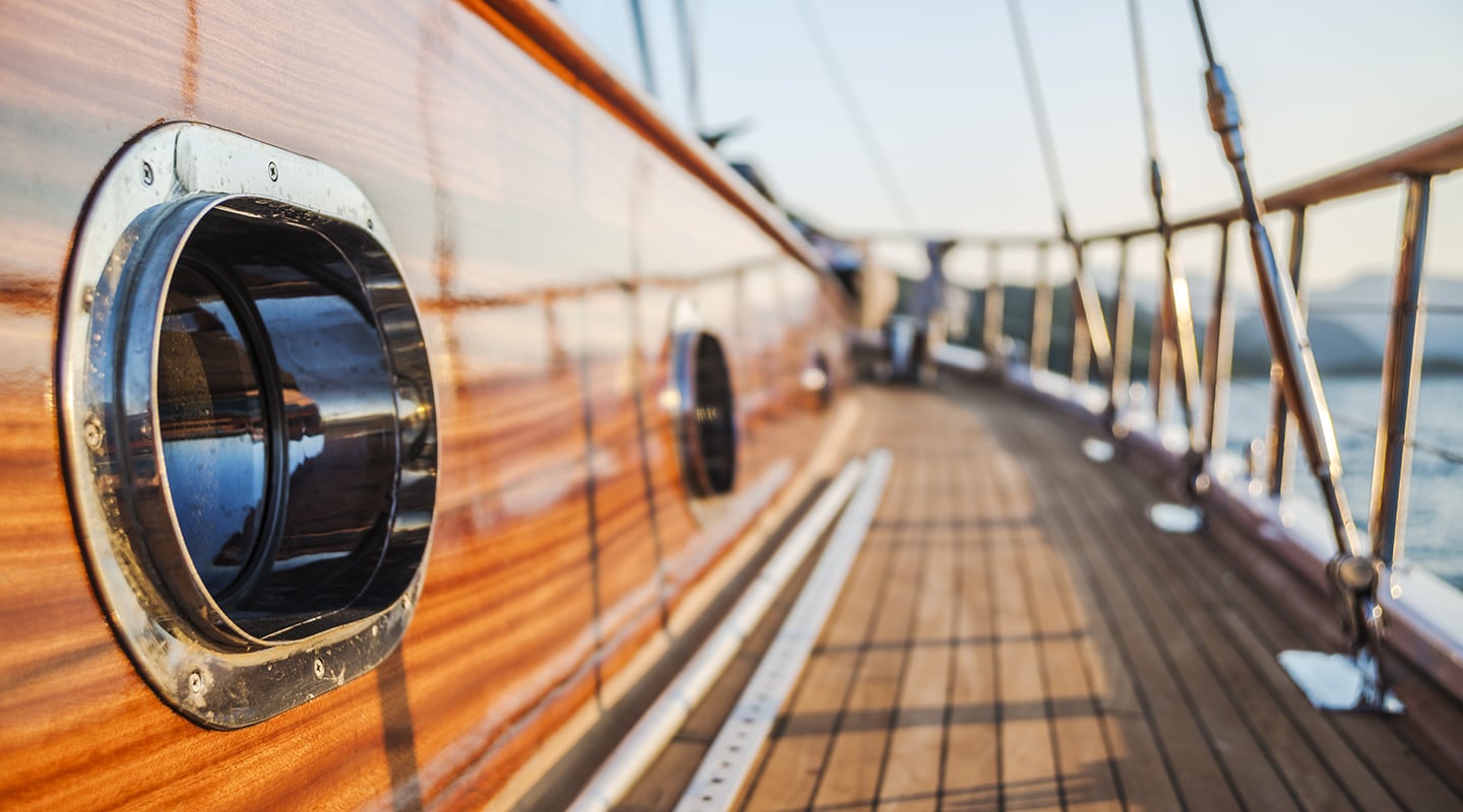 WICKED FELINA Side deck
