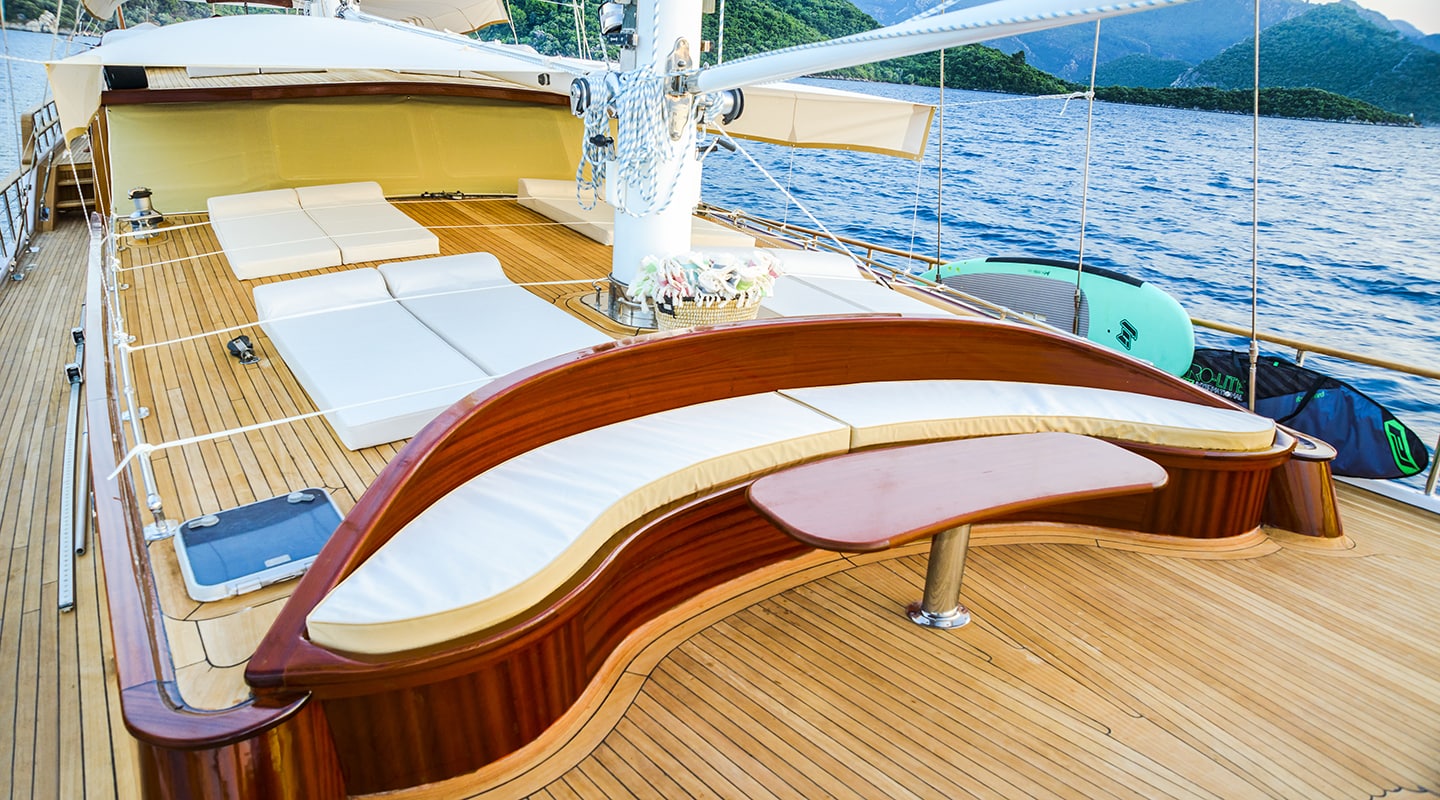 WICKED FELINA Sitting area on Bow deck