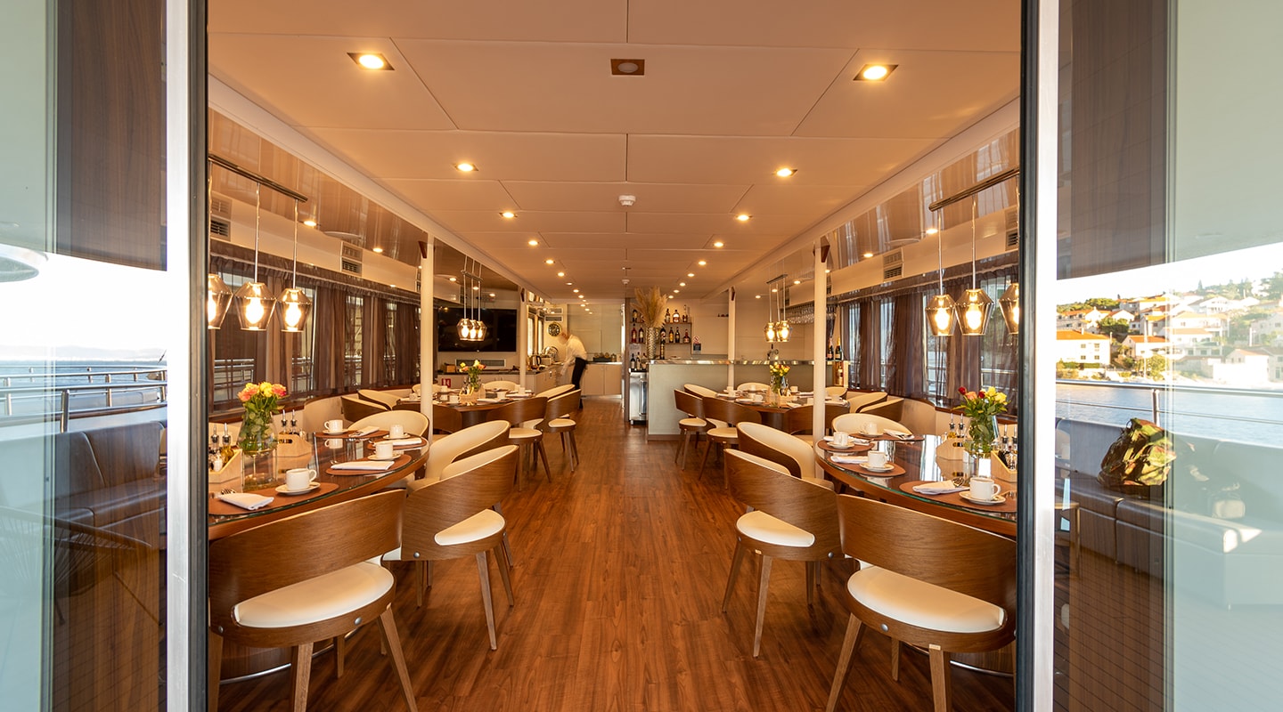 YOLO Dining area in salon