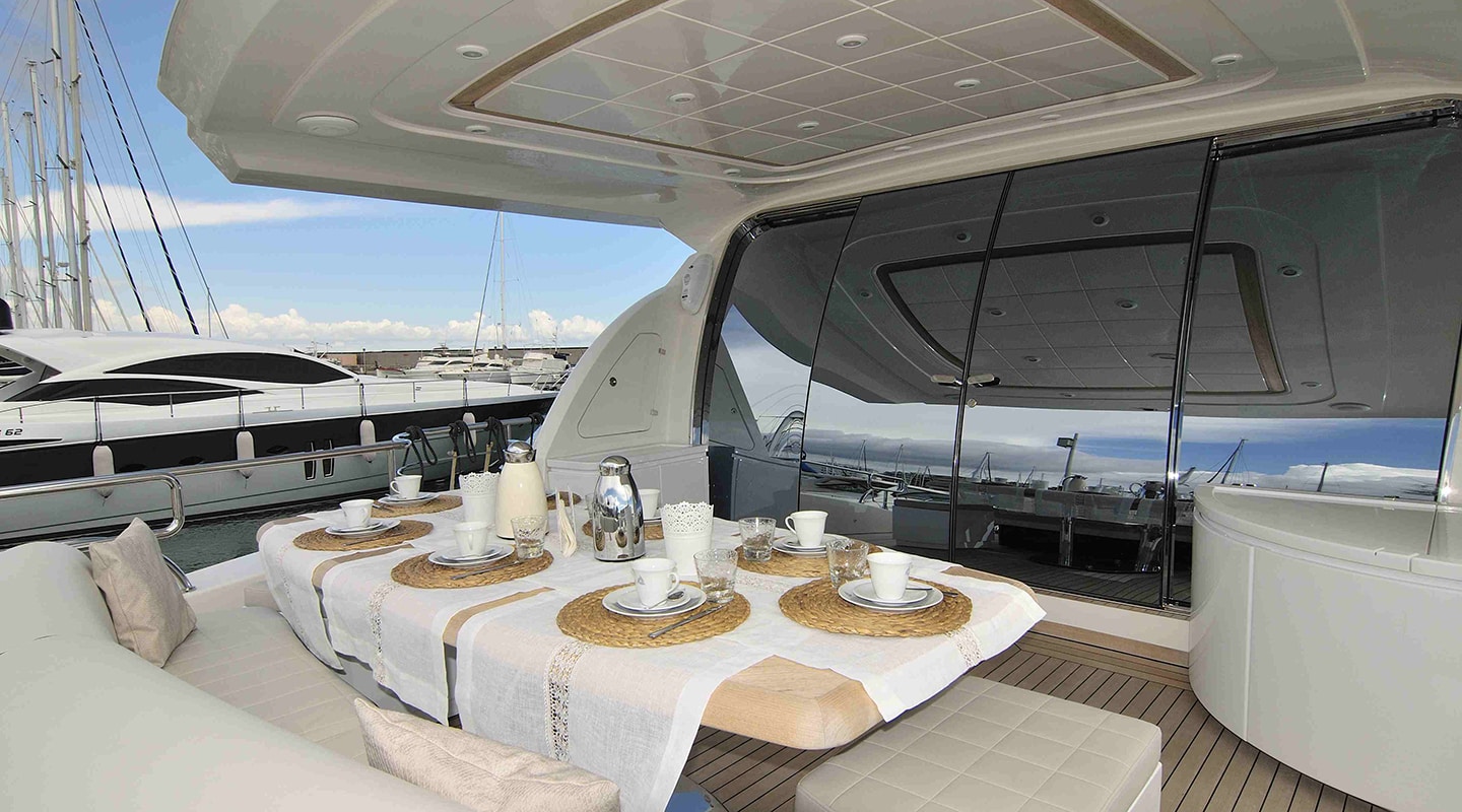 AMIR III Aft deck
