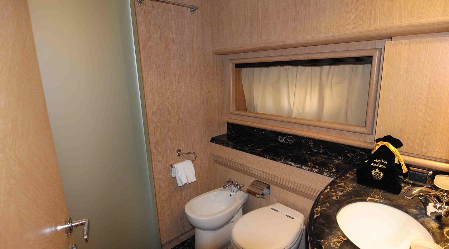 AMIR III Bathroom