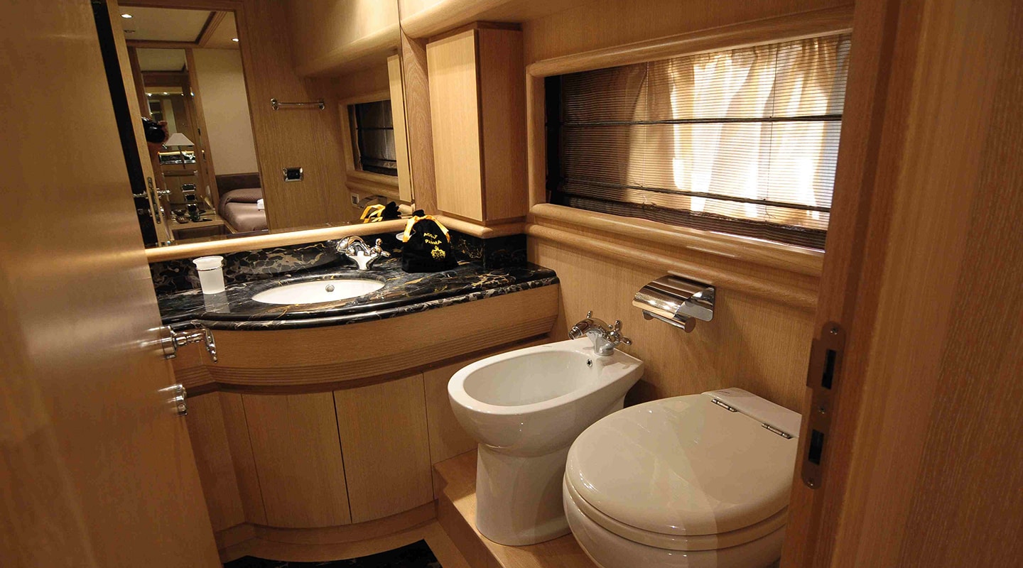AMIR III Bathroom