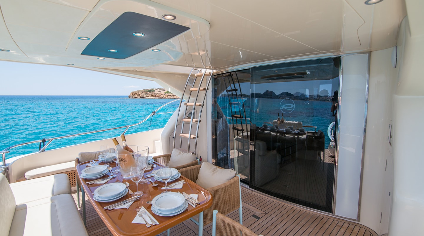 ANTAMAR II Aft deck