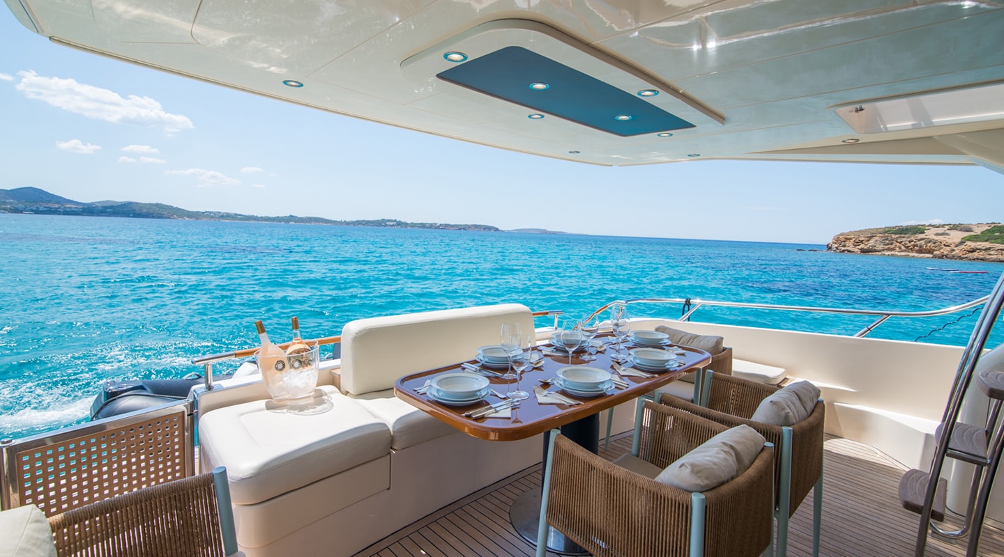 ANTAMAR II Aft deck