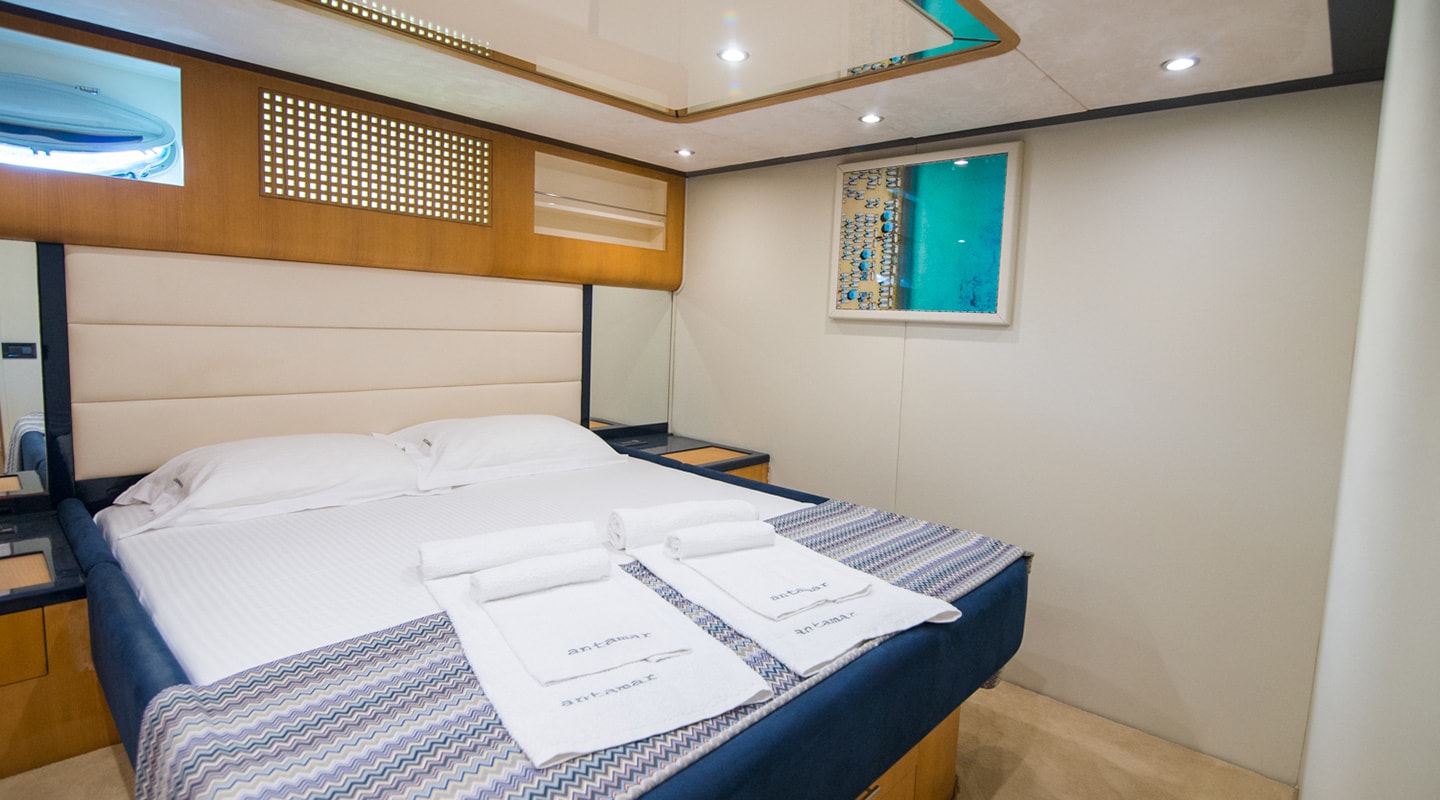 ANTAMAR II Double cabin