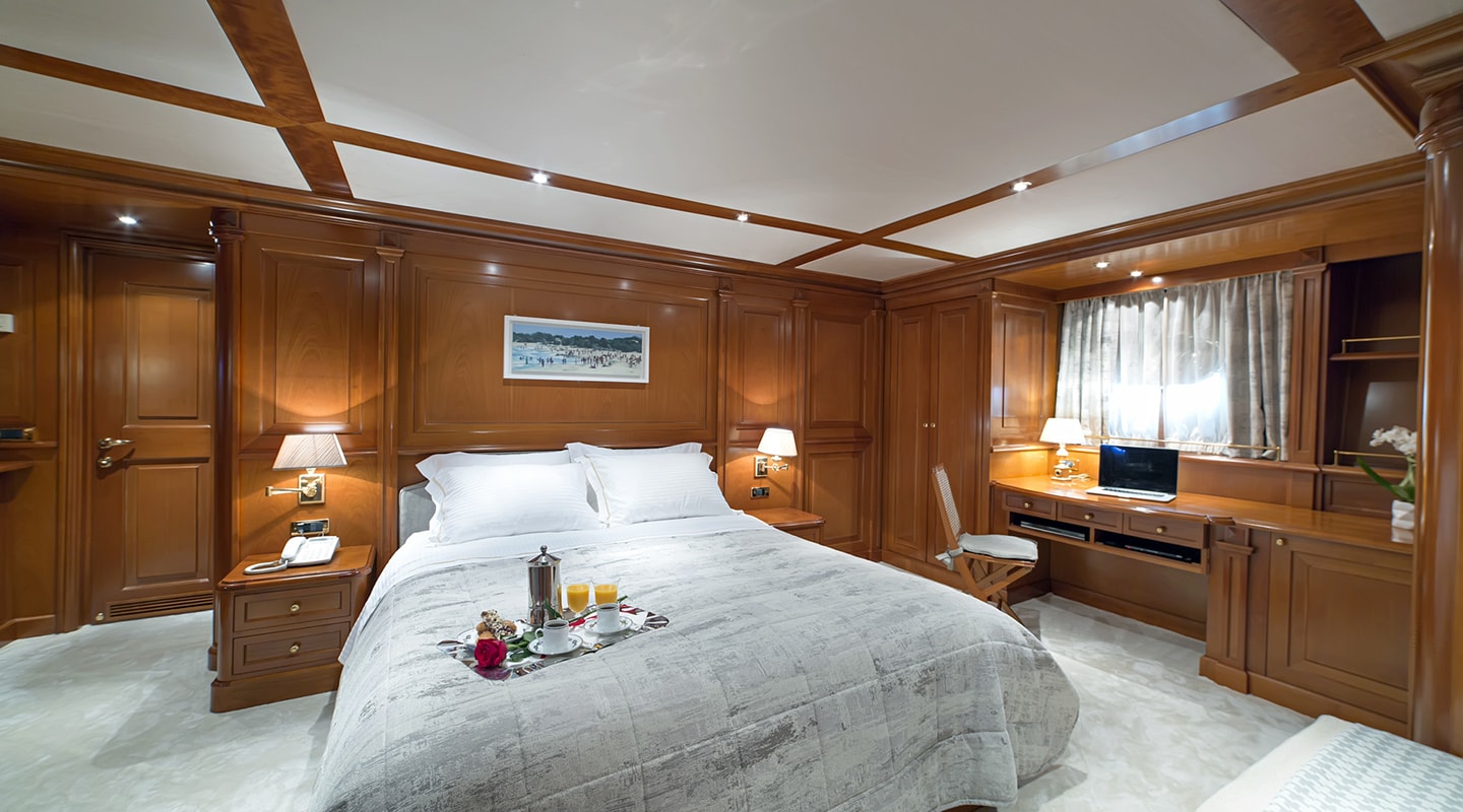 AQUILA Double cabin