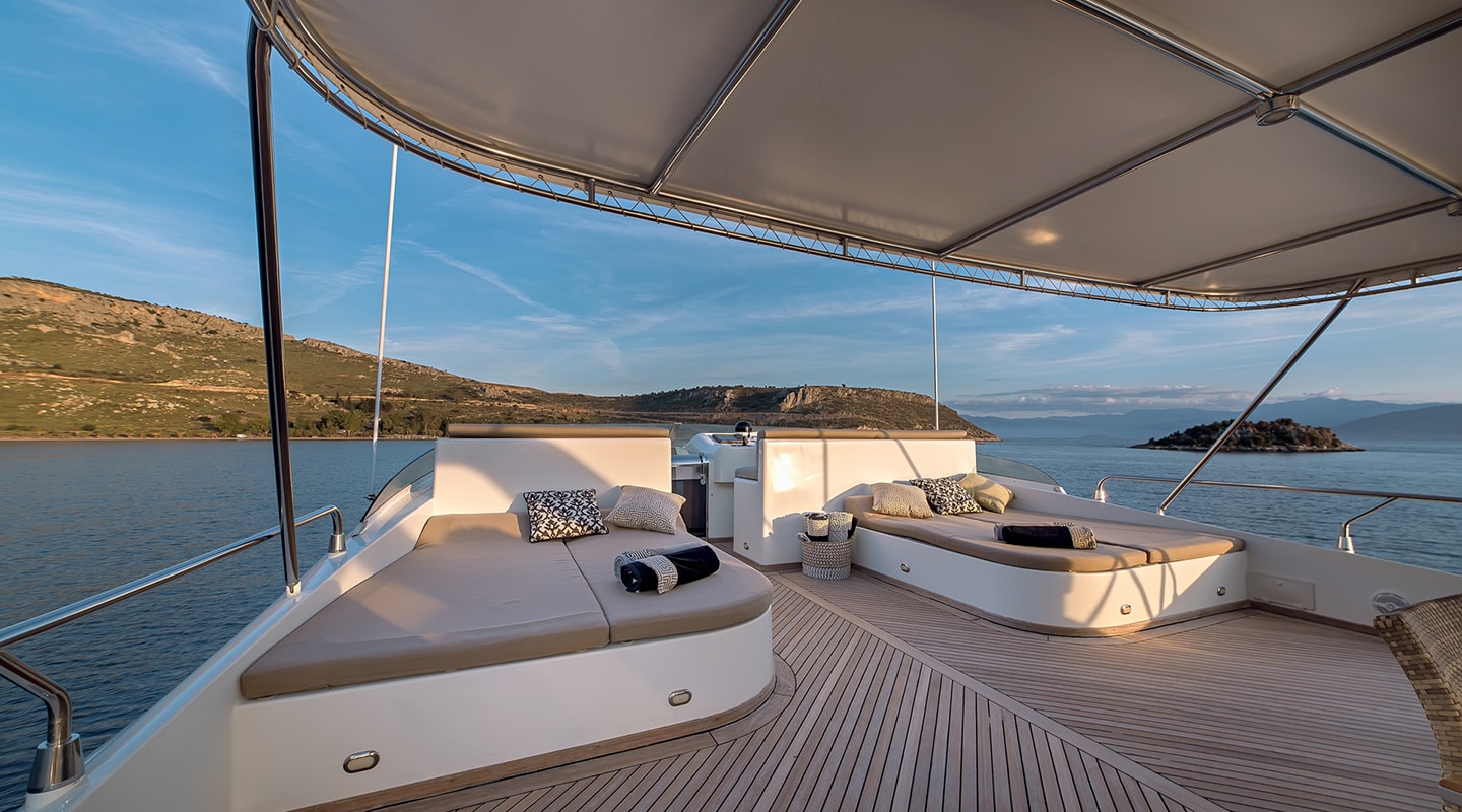 AQUILA Sun deck
