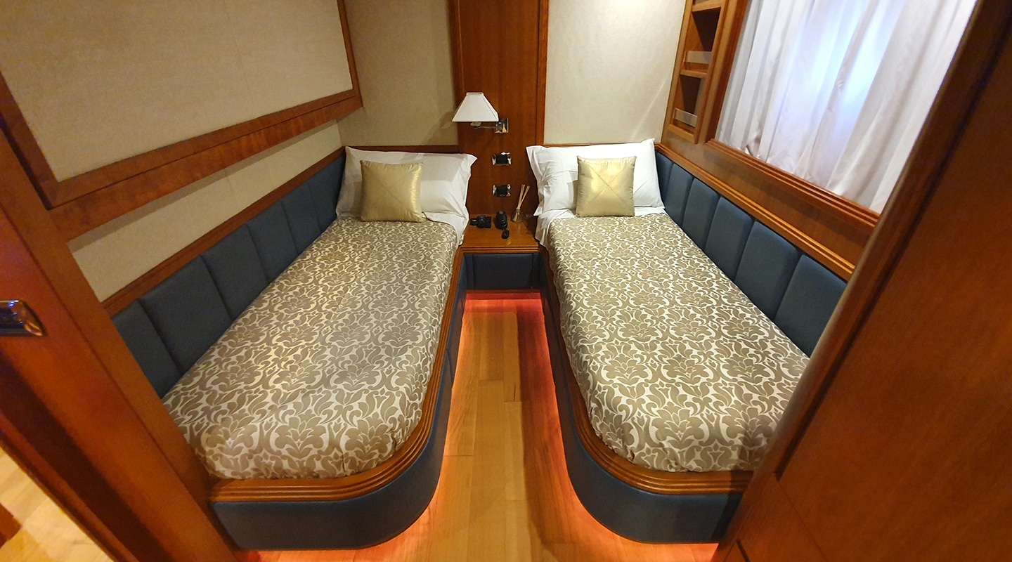 ARMA VII Twin cabin