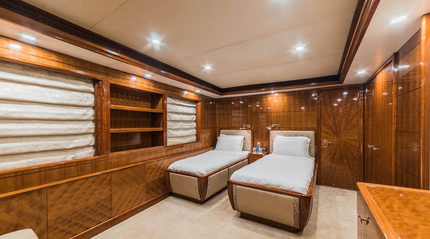 ASHENA Twin cabin