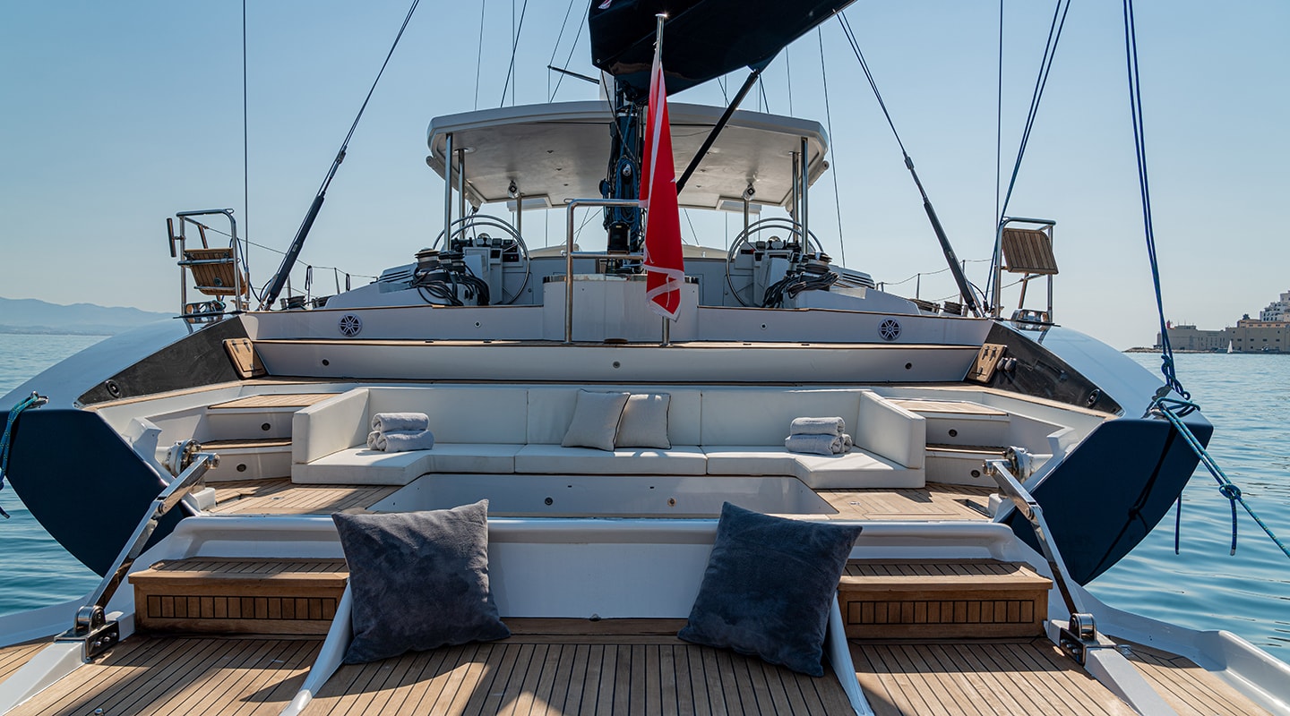 ASHLEYROSE 110 Aft deck