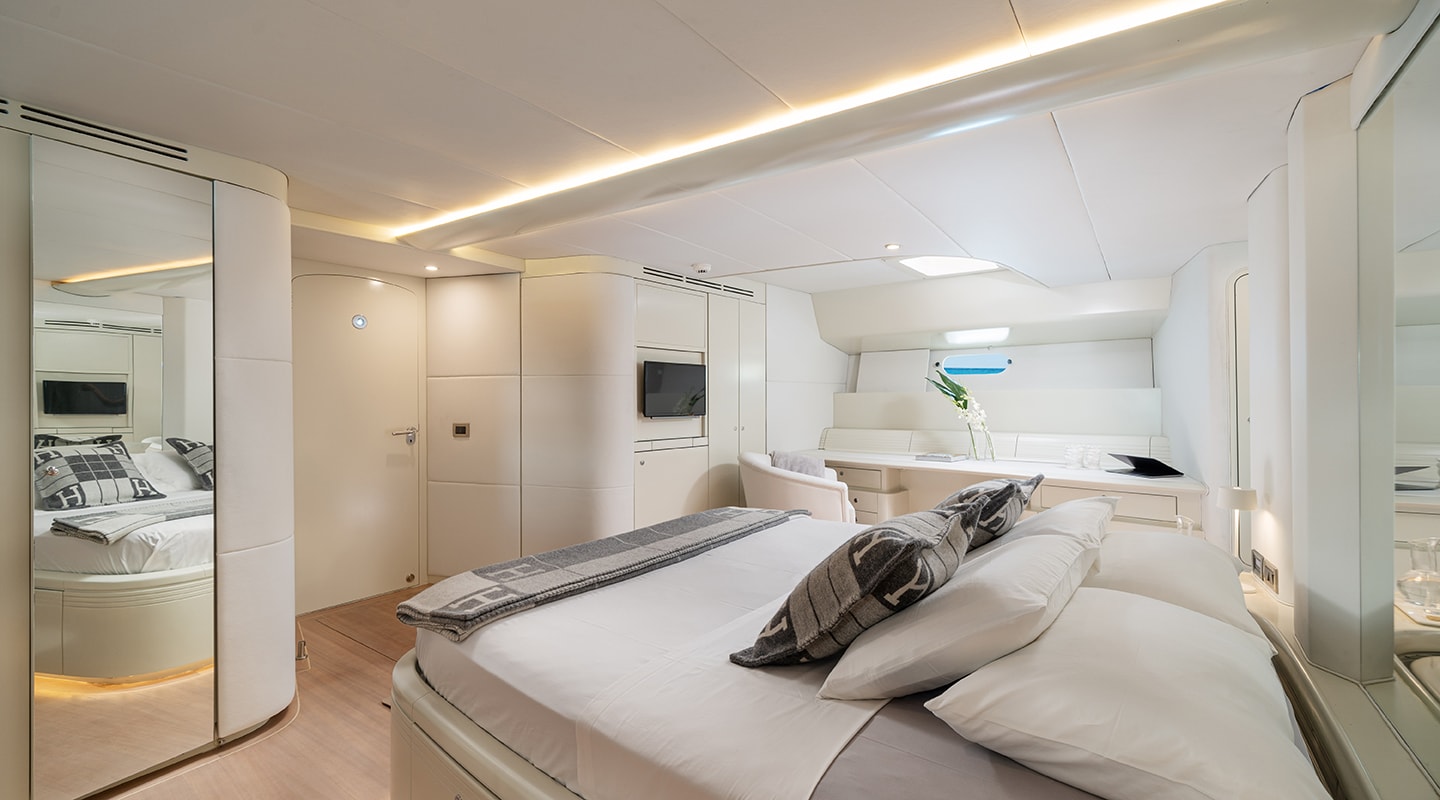 ASHLEYROSE 110 Double cabin