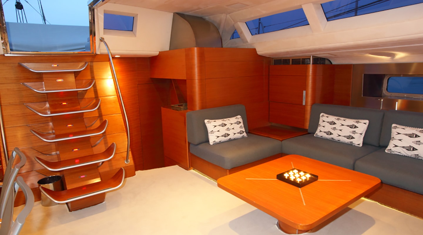 ATTIMO Saloon