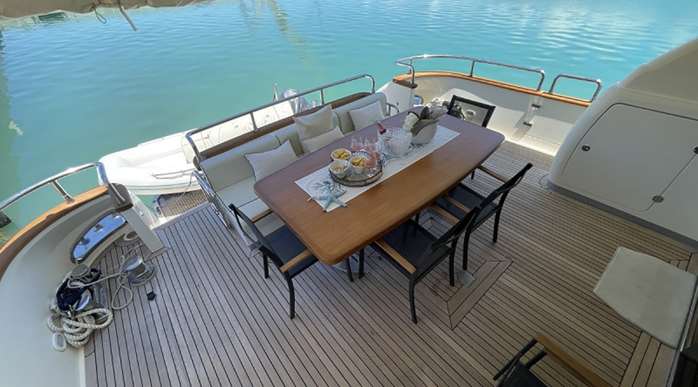 BIANCA II Aft deck
