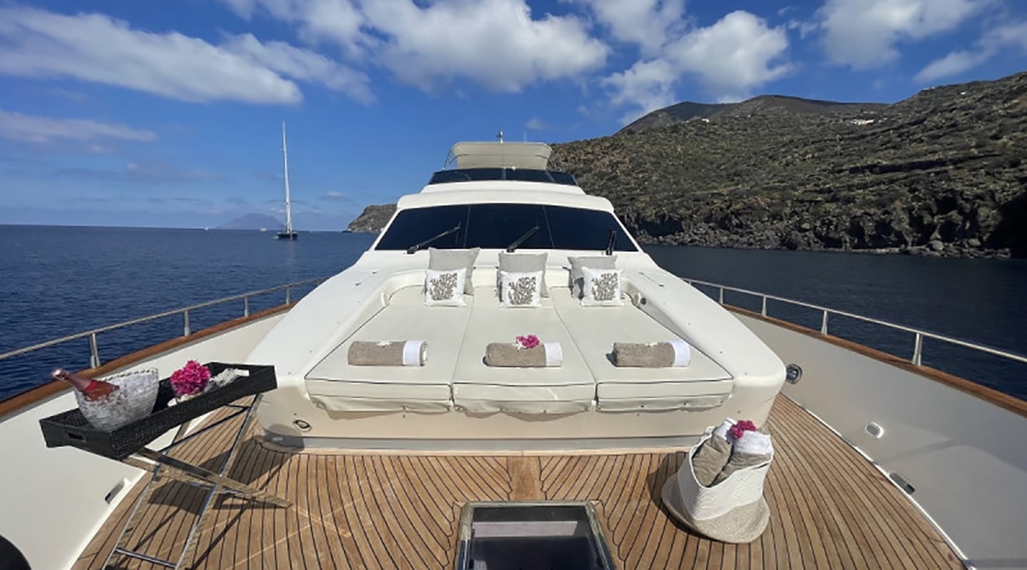 BIANCA II Bow deck