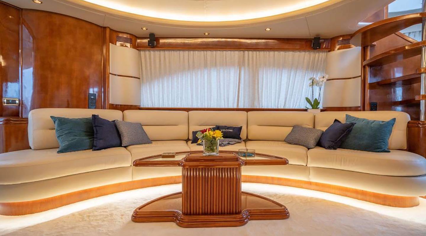 ESTIA ZEUS Saloon
