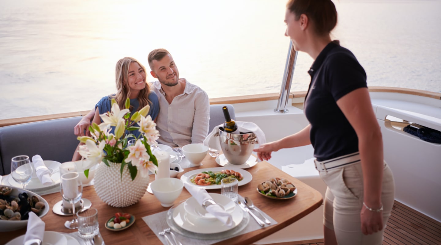 FRIENDS BOAT Crew service