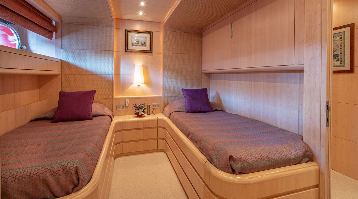 GLAROS Twin cabin