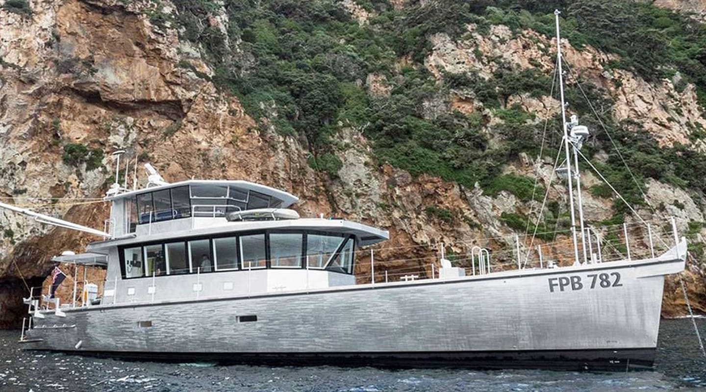 GREY WOLF Anchored