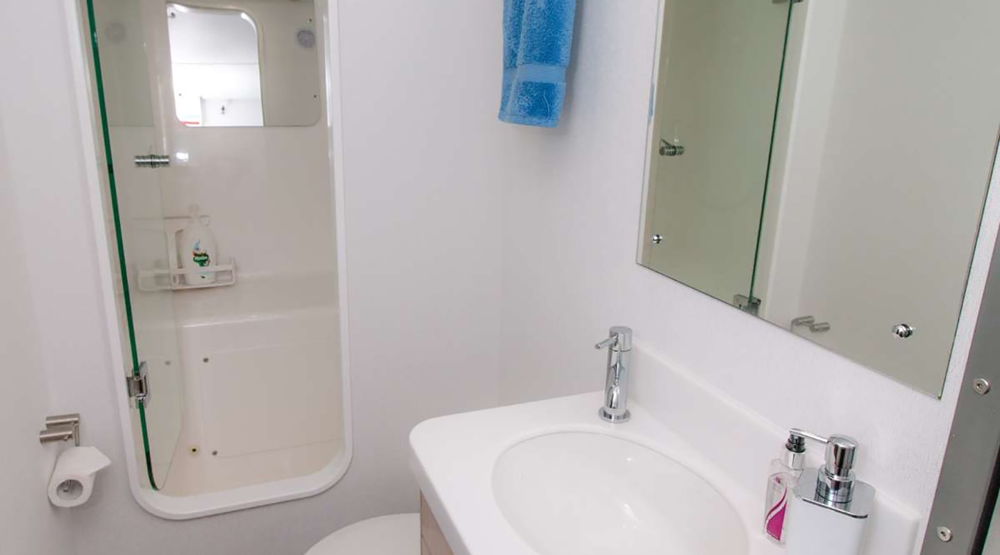 GREY WOLF Bathroom