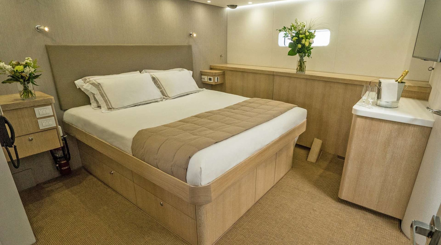GREY WOLF Double cabin