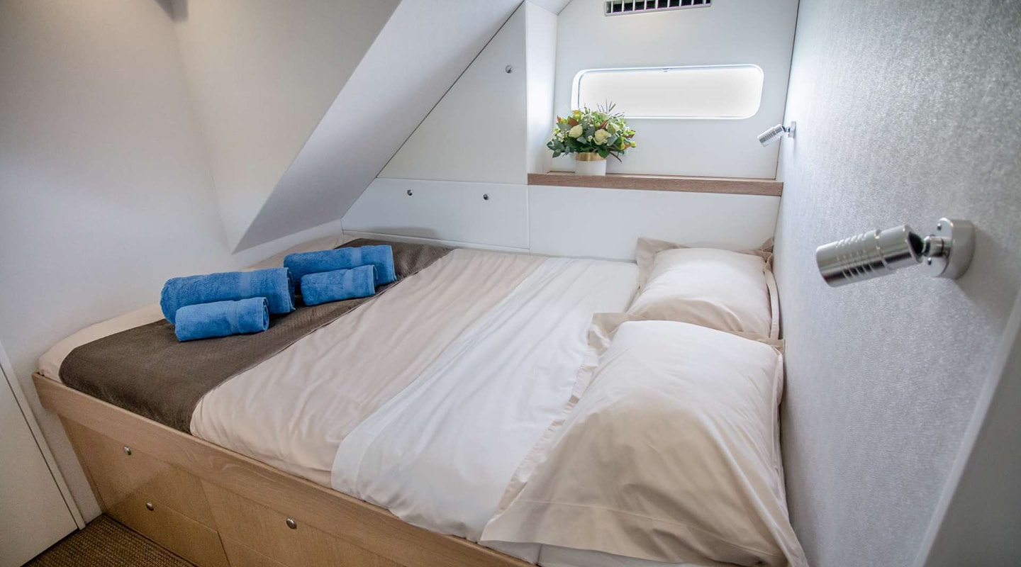 GREY WOLF Double cabin