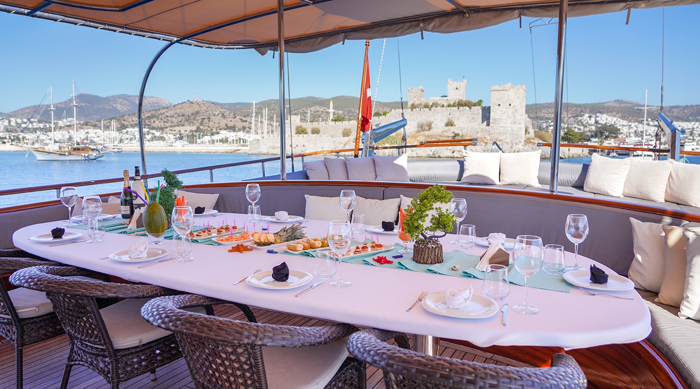 LA BELLA VITA Aft deck
