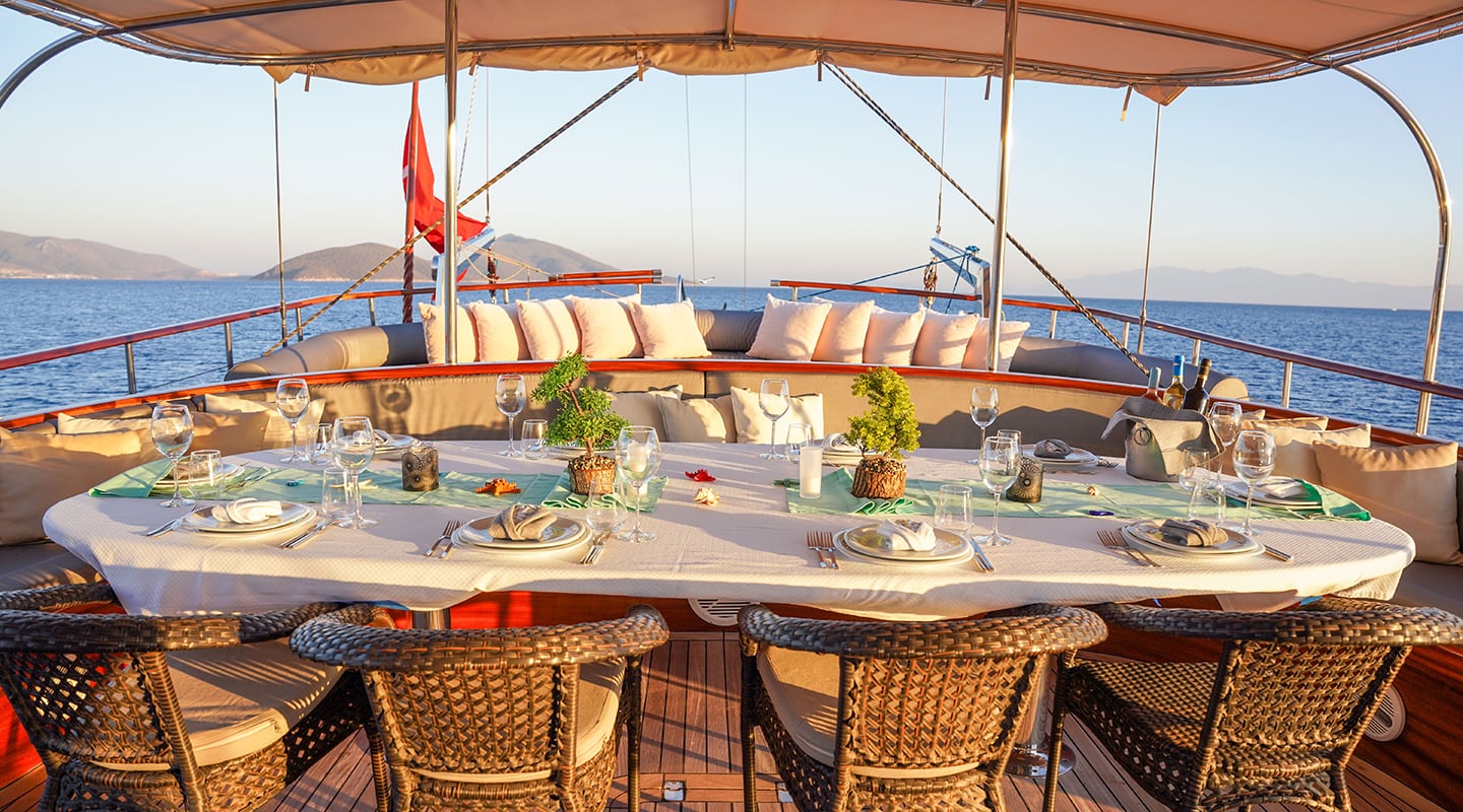 LA BELLA VITA Aft deck