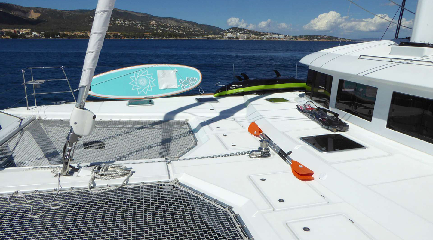 LADY M Bow deck