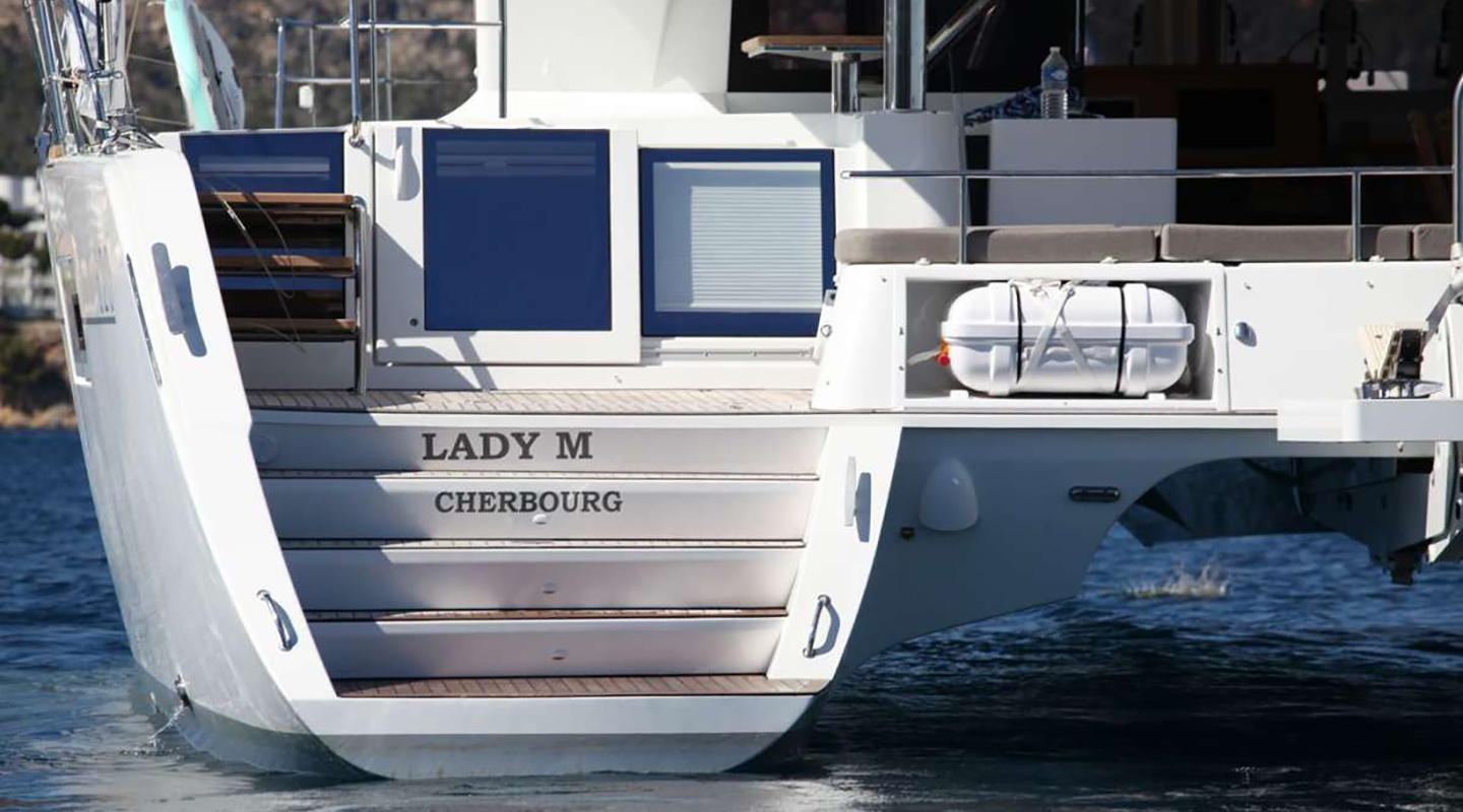 LADY M Swim platform