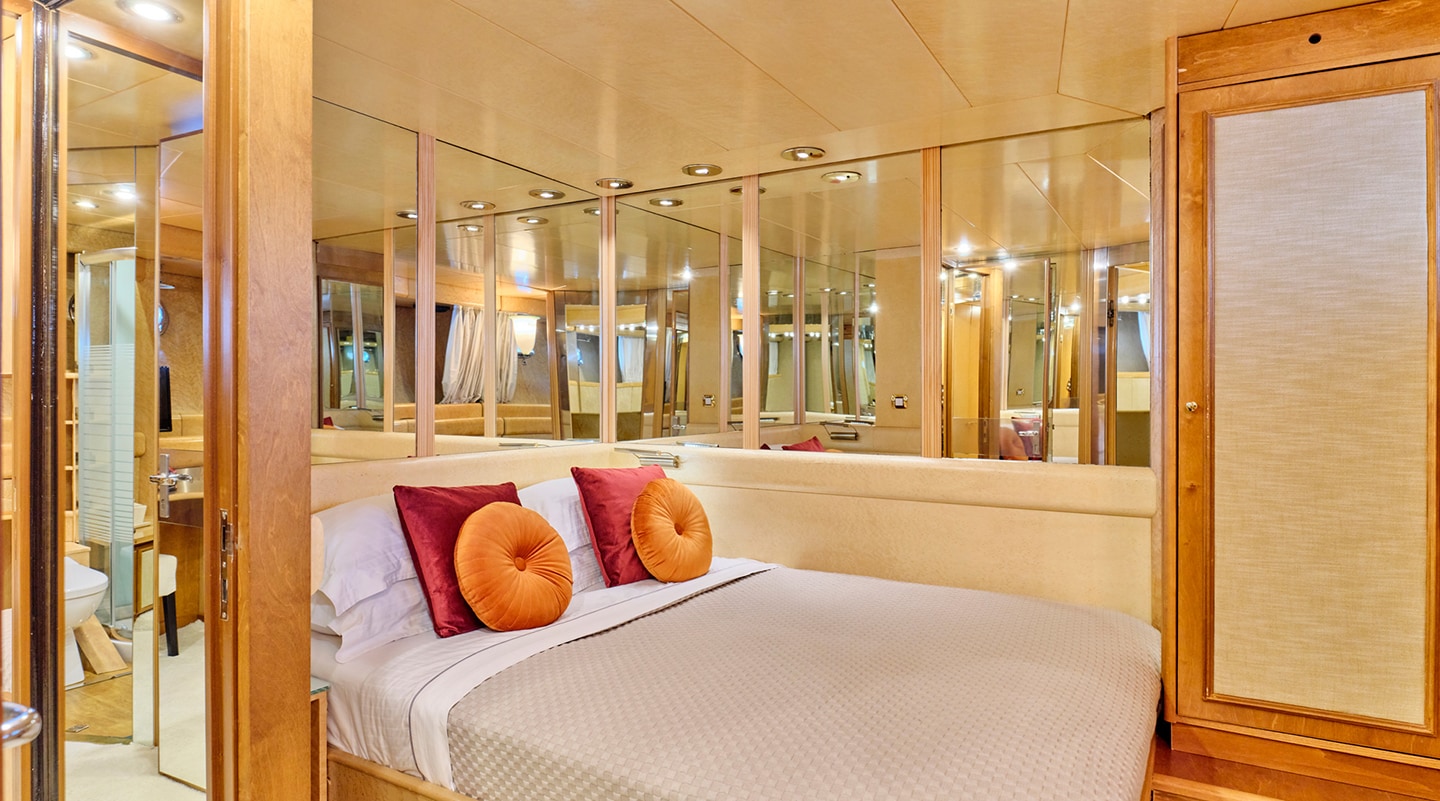 LADY RINA Double cabin
