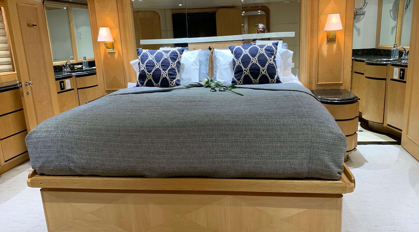 LADY SHARON GALE Double cabin
