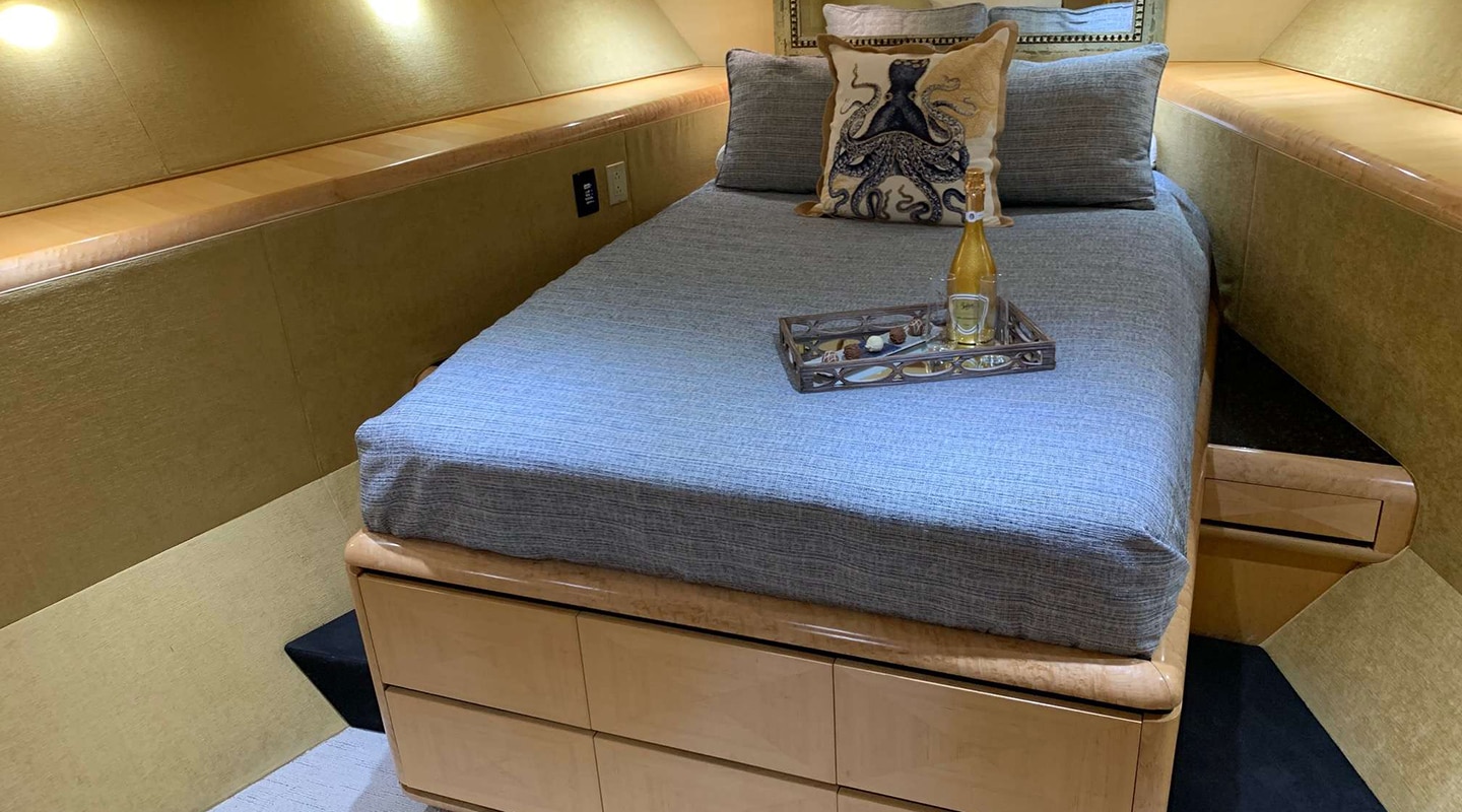 LADY SHARON GALE Double cabin