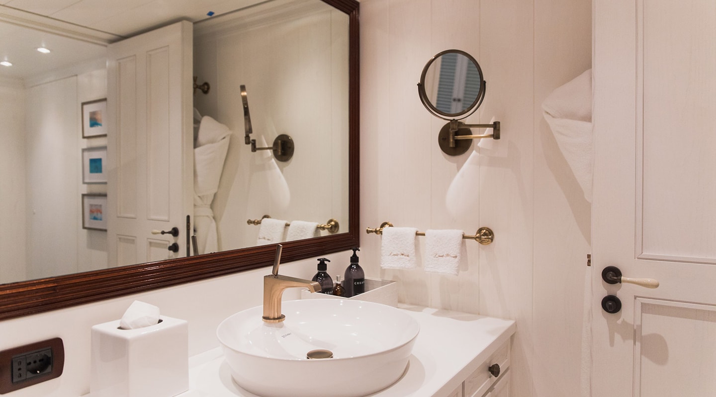 LADY TRUDY Bathroom