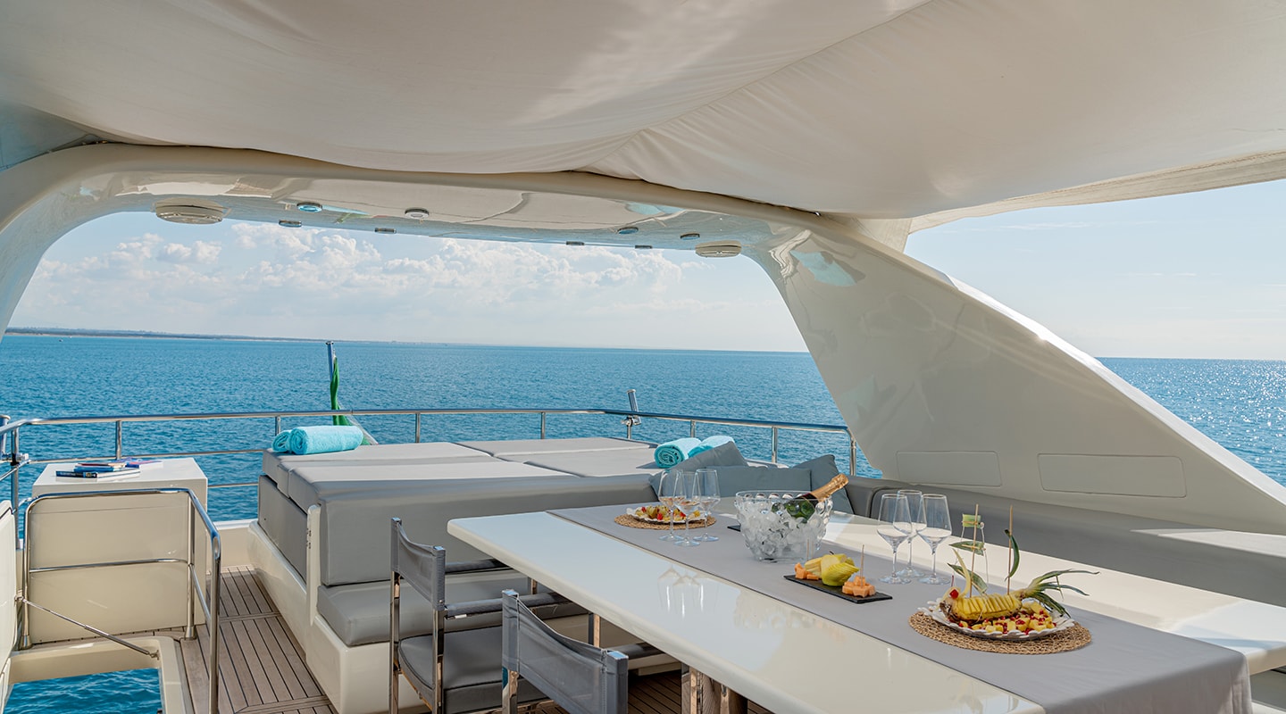 MINOU Flybridge