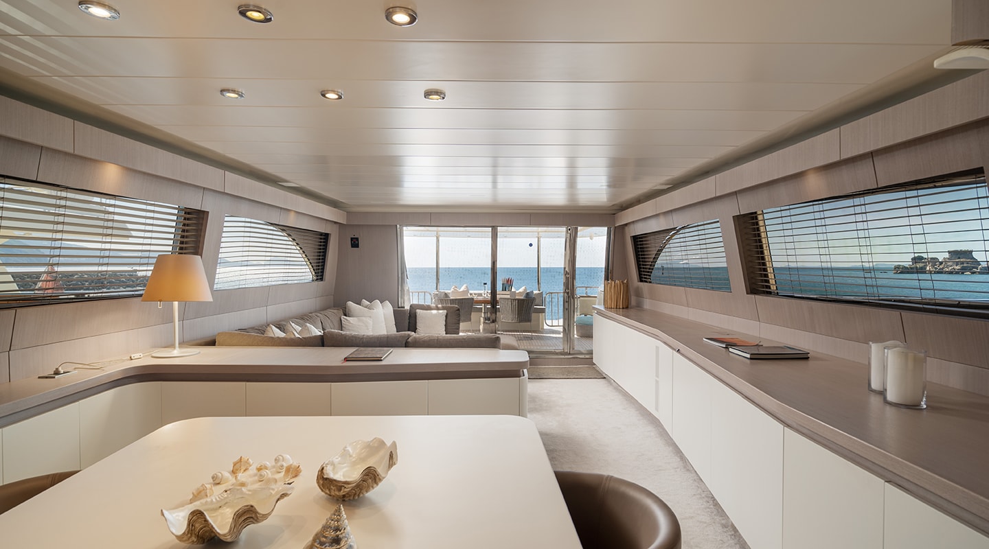 MINOU Saloon