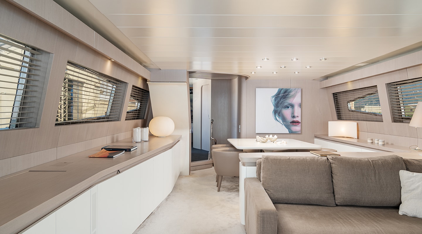 MINOU Saloon