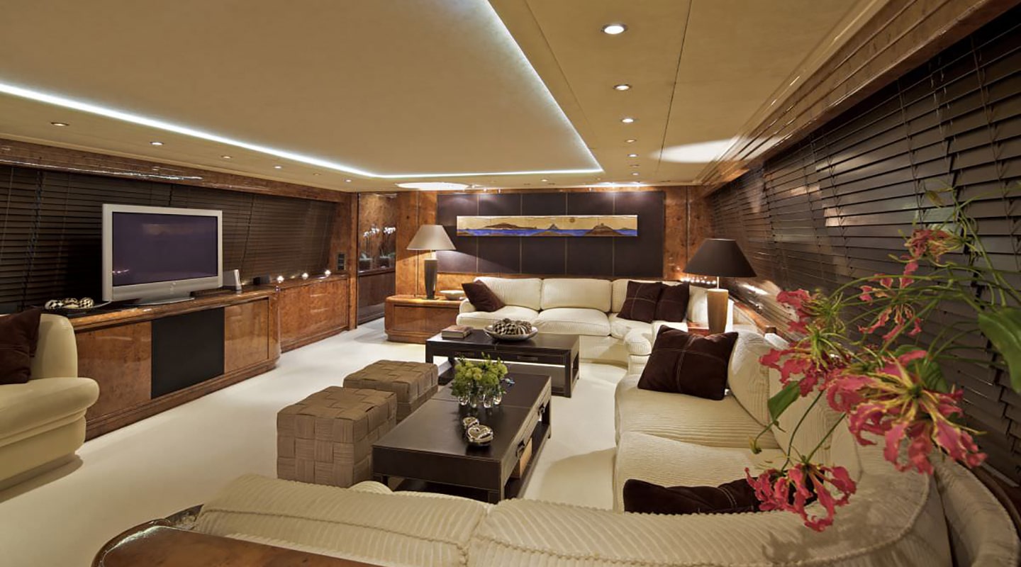 OBSESION 120 Saloon